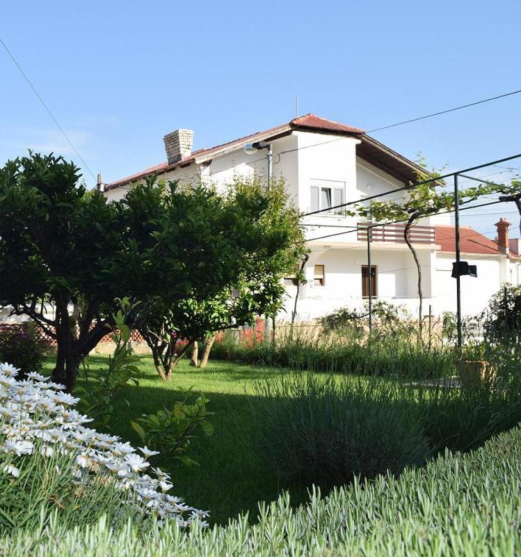 Apartments With A Parking Space Rab - 12383 Banjol Exterior photo